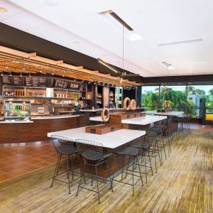 Dining area perfect for coworking at Courtyard By Marriott Redwood City.