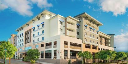 Hotel exterior at Courtyard By Marriott Redwood City.