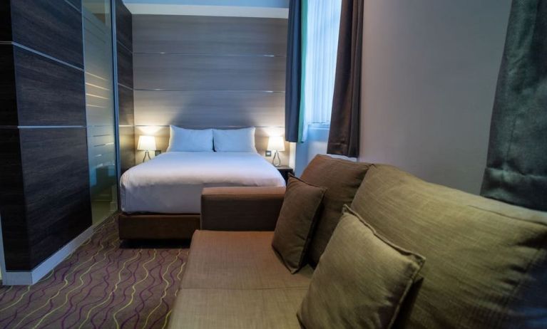 Day use executive suite with lounge area at The Wesley Euston.