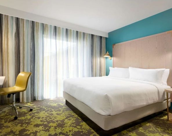 Day use room with natural light at Embassy Suites Boulder.
