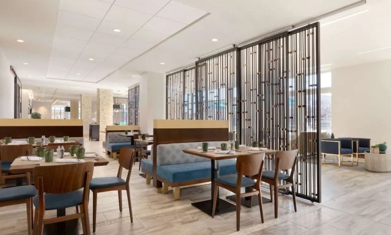 Dining area perfect for coworking at Embassy Suites Boulder.
