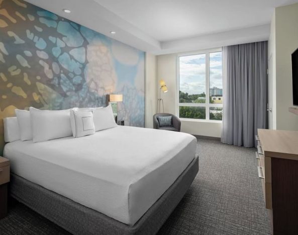 Day use room with natural light at Courtyard Delray Beach.
