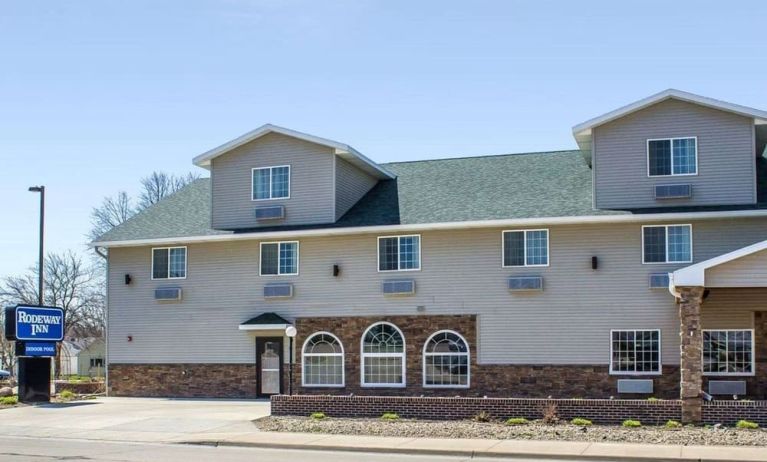 Hotel exterior at Rodeway Inn Milford.