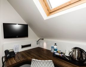 In-room work station at Chiswick Rooms.