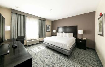 Spacious day use room with work desk at Best Western San Diego Zoo/SeaWorld Inn & Suites.