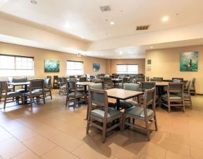 Dining area perfect for coworking at Best Western San Diego Zoo/SeaWorld Inn & Suites.