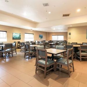 Dining area perfect for coworking at Best Western San Diego Zoo/SeaWorld Inn & Suites.