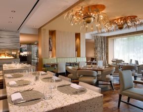 Dining area perfect for coworking at Hilton McLean Tysons Corner.