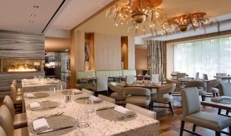 Dining area perfect for coworking at Hilton McLean Tysons Corner.