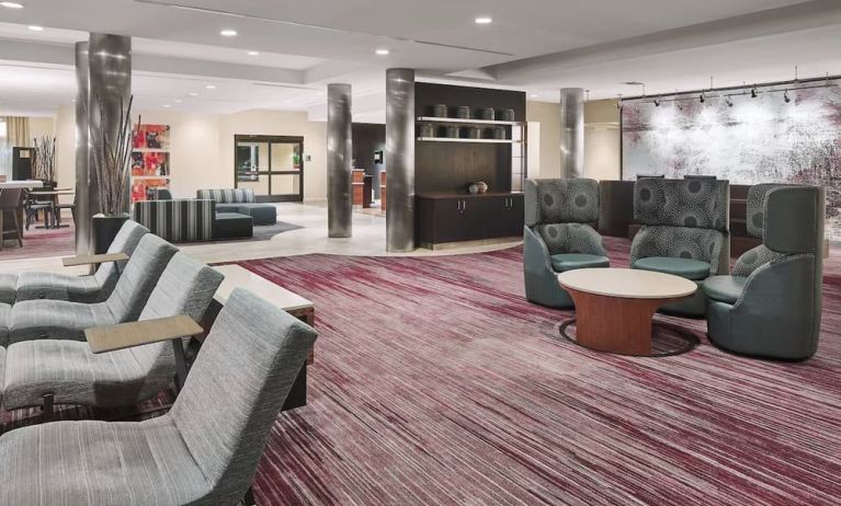 Lobby and coworking lounge at Courtyard Bossier City.