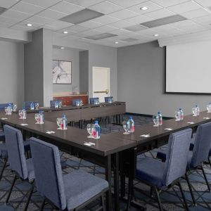 Meeting room at Courtyard By Marriott Cypress Anaheim.