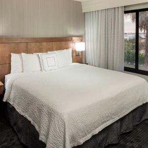 Day use room with natural light at Courtyard By Marriott Cypress Anaheim.