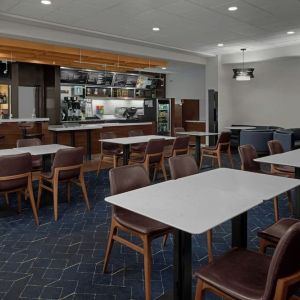 Dining area perfect for coworking at Courtyard By Marriott Cypress Anaheim.