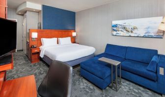 Day use room with living area at Courtyard By Marriott Santa Ana Orange County.
