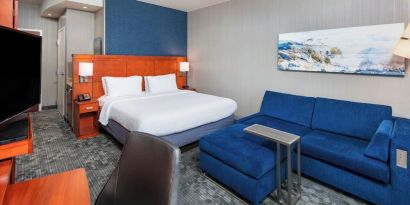 Day use room with living area at Courtyard By Marriott Santa Ana Orange County.
