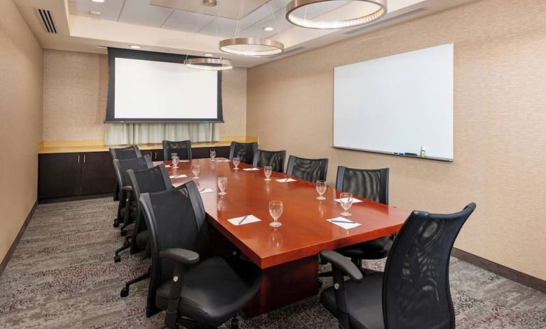 Meeting room at Courtyard By Marriott Santa Ana Orange County.