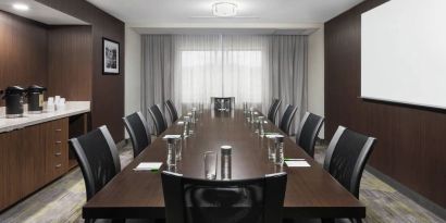 Professional meeting room at Courtyard By Marriott Ruston.