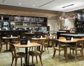 Dining area perfect for coworking at Courtyard By Marriott Ruston.