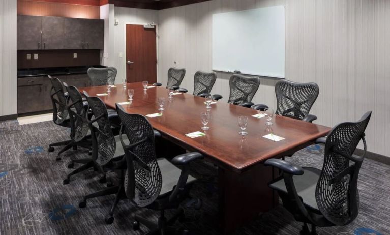 Professional meeting room at Courtyard By Marriott Santa Clarita Valencia.