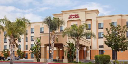 Hotel exterior at Hampton Inn & Suites Clovis.