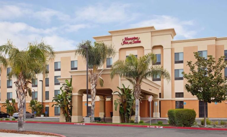 Hotel exterior at Hampton Inn & Suites Clovis.