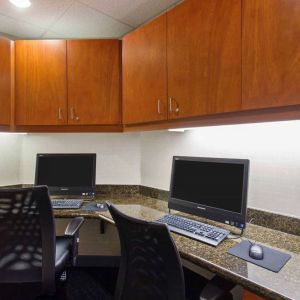 Business center available at Hampton Inn & Suites Clovis.