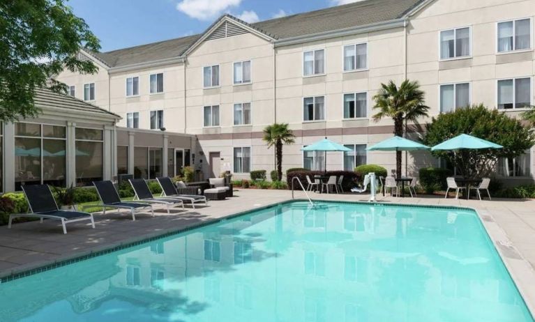 Refreshing outdoor pool at Hilton Garden Inn Sacramento/South Natomas.