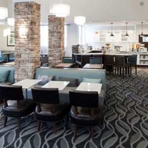 Dining area perfect for coworking at Homewood Suites By Hilton San Jose Airport-Silicon Valley.