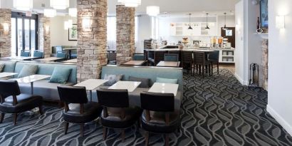 Dining area perfect for coworking at Homewood Suites By Hilton San Jose Airport-Silicon Valley.