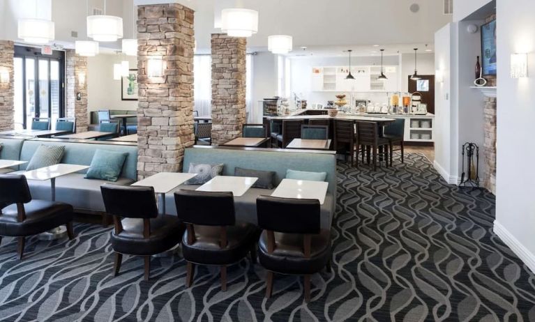 Dining area perfect for coworking at Homewood Suites By Hilton San Jose Airport-Silicon Valley.