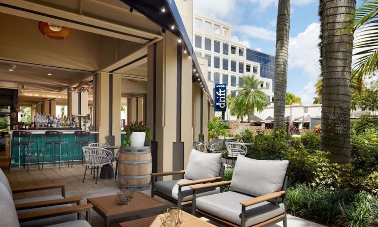 Hotel bar at Marriott Boca Raton.