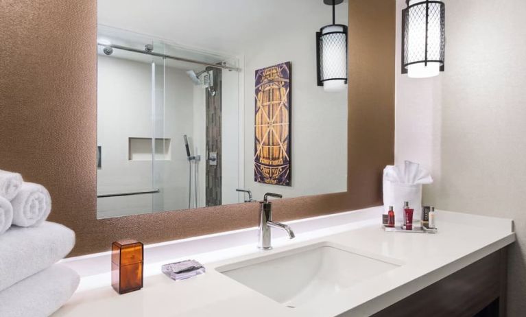 Guest bathroom with shower at Marriott Baton Rouge.