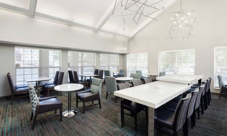 Dining area perfect for coworking at Residence Inn By Marriott Provo.