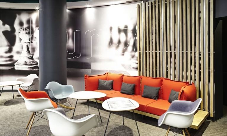 Lobby lounge with comfortable seating, perfect for co-working at Hotel IBIS Birmingham Airport.