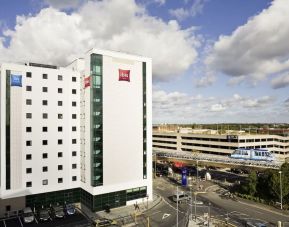 Exterior view of Hotel IBIS Birmingham Airport.