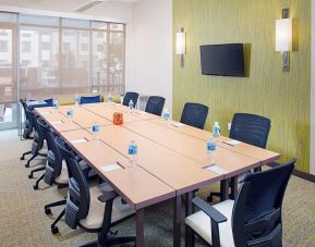 Meeting room at Springhill Suites Carle Place.