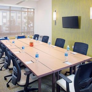 Meeting room at Springhill Suites Carle Place.