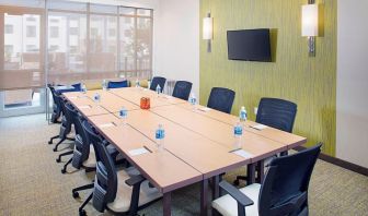 Meeting room at Springhill Suites Carle Place.