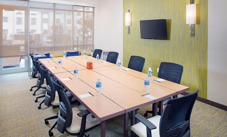 Meeting room at Springhill Suites Carle Place.