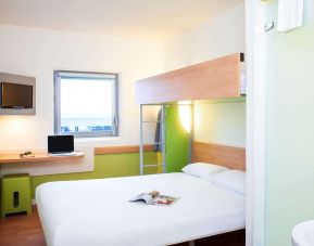 Day use double room with work desk at Hotel IBIS Budget Birmingham Airport.