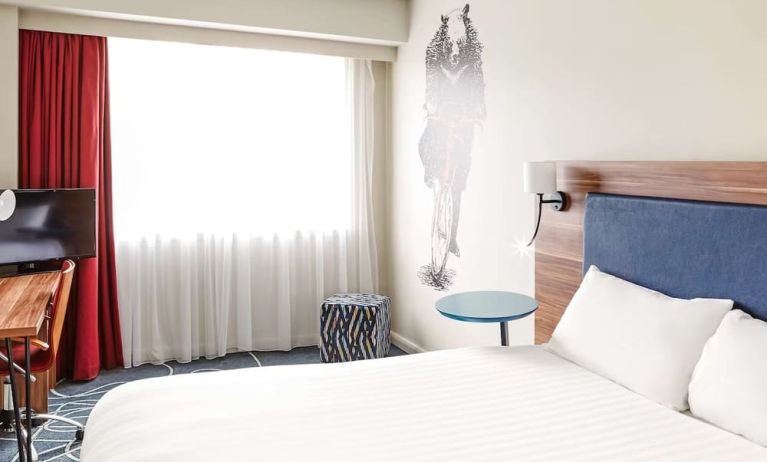 Bright and spacious day use room at ibis Styles Birmingham NEC.