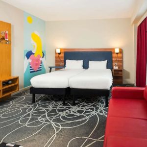 Day use twin room at ibis Styles Birmingham NEC.