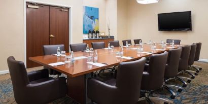 Professional meeting room at The Westin Crystal City Reagan National Airport.