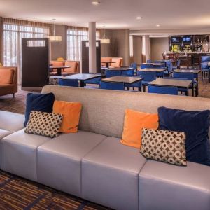 Lobby and coworking lounge at Courtyard By Marriott Boise West/Meridian.