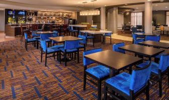 Dining area perfect for coworking at Courtyard By Marriott Boise West/Meridian.