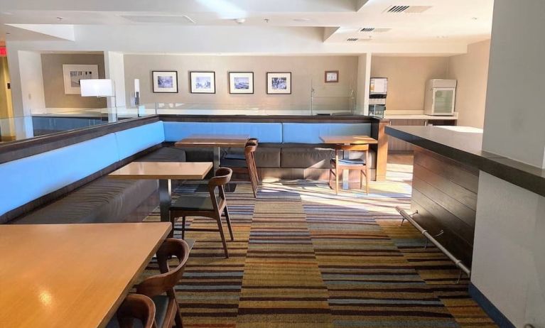 Dining area perfect for coworking at Fairfield Inn By Marriott Las Vegas Convention Center.
