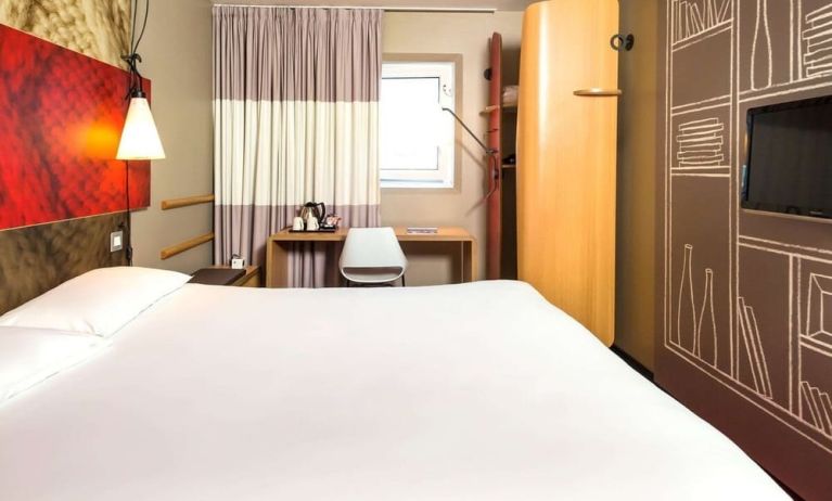 Bright and spacious day use room with work desk at Ibis Birmingham Bordesley.