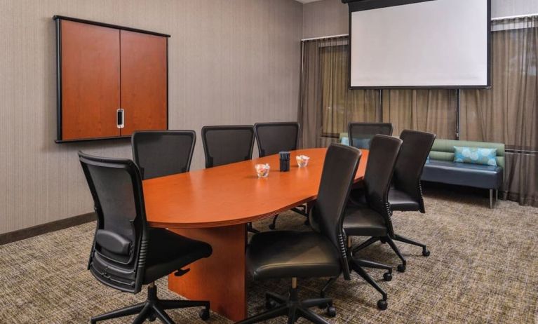 Meeting room at SpringHill Suites By Marriott Irvine John Wayne Airport/Orange County.