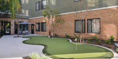 Putting green available at SpringHill Suites By Marriott Irvine John Wayne Airport/Orange County.