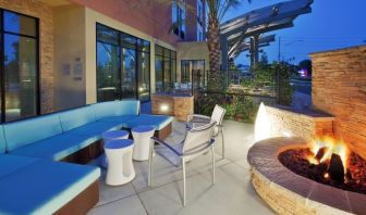 Fire pit perfect for coworking at SpringHill Suites By Marriott Irvine John Wayne Airport/Orange County.